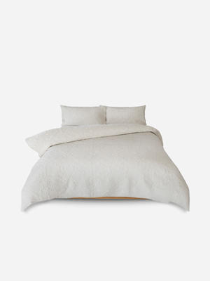 Volpes Sybil Champagne Quilt Set