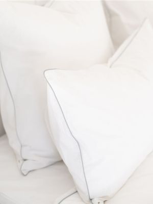 Granny Goose pillowcase piped grey
