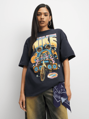 Nike Women's Oversized Black T-shirt