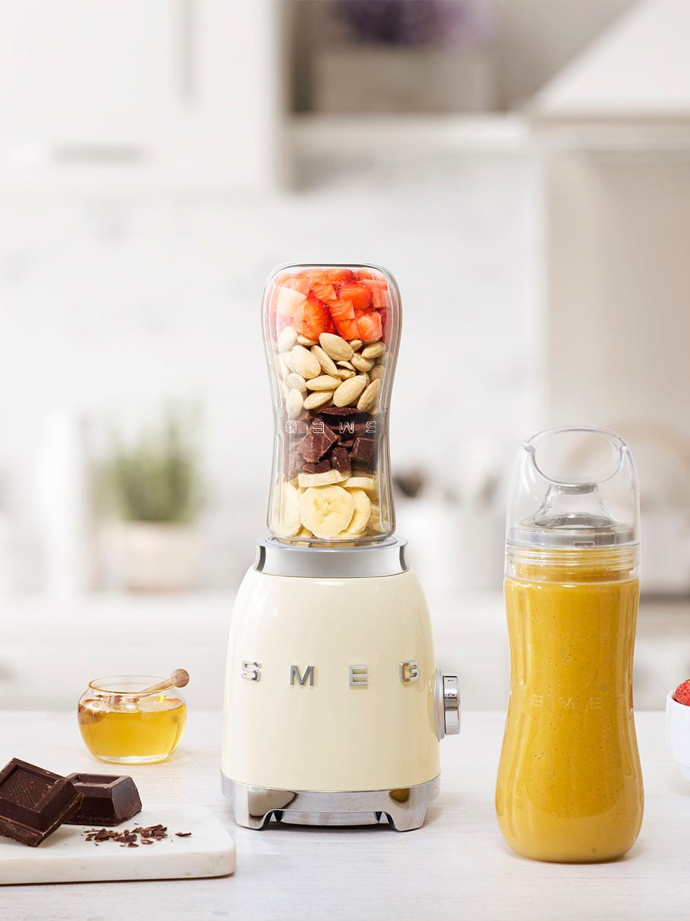 Smeg Personal Blender Cream 300W | Bash