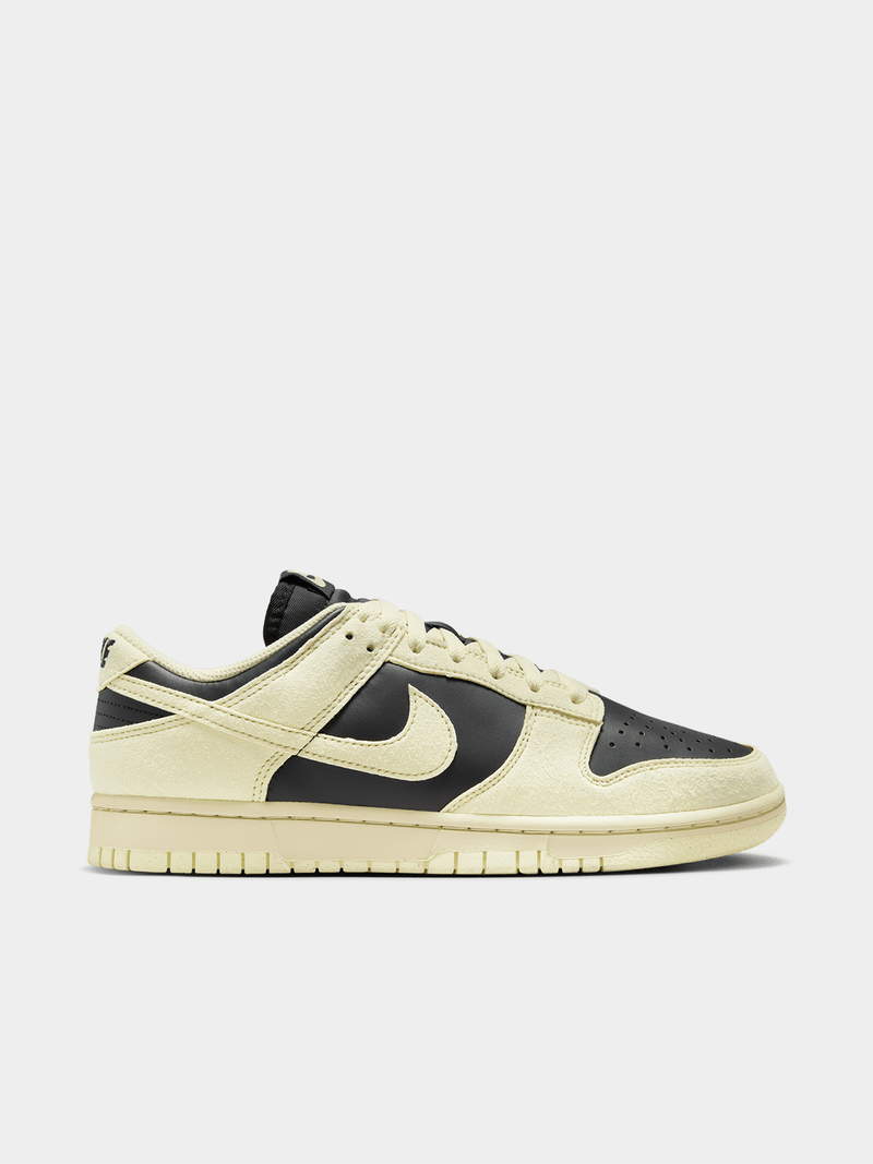 Nike Women's Dunk Low Suede Off-Noir/Light Khaki Sneaker Bash