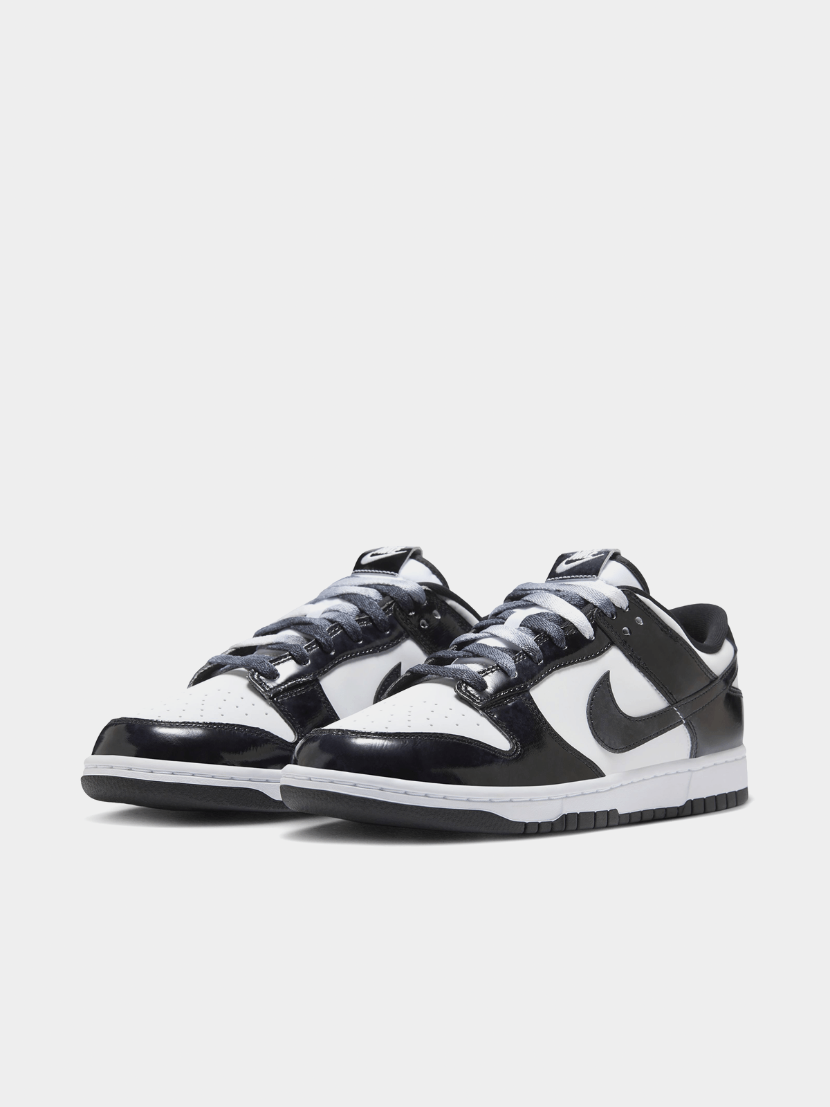 nike white and black dunks