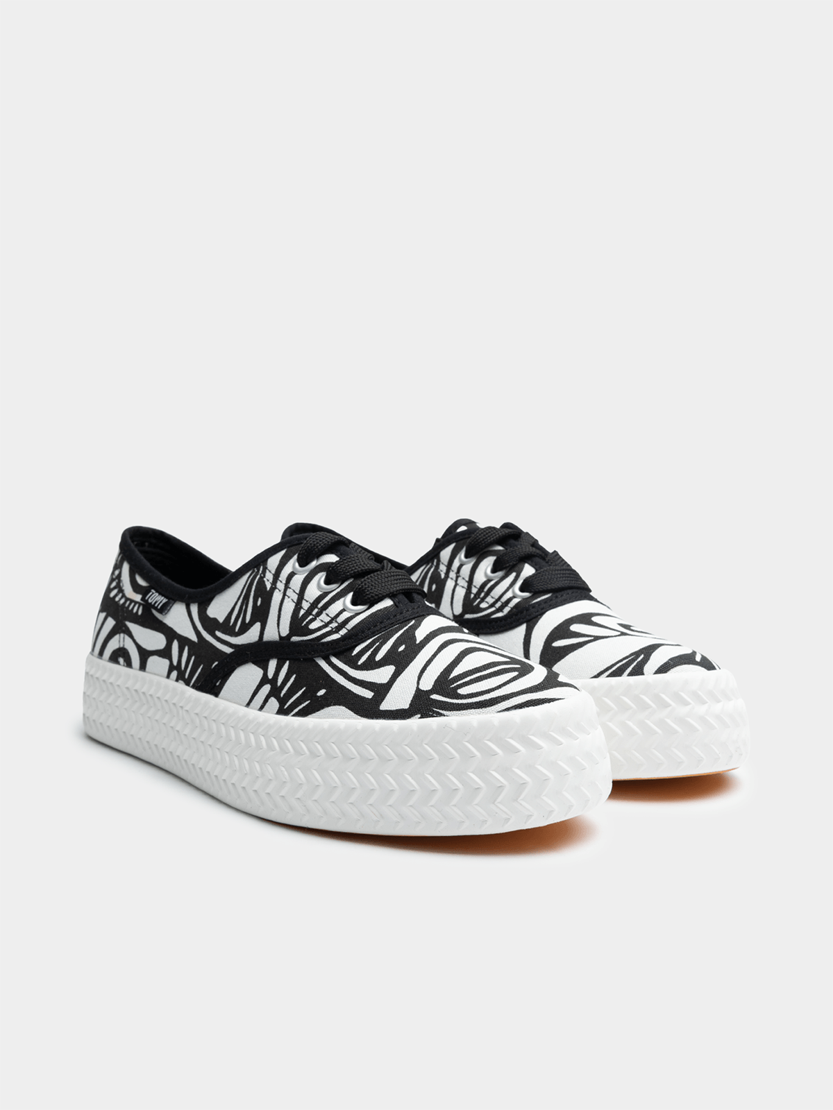 ♯Y Women's Tomy Cresida Canvas Black/White Sneaker | Bash