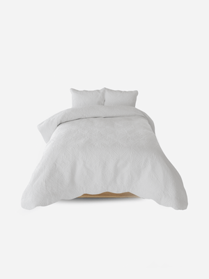 Volpes Heidi White Quilt Set