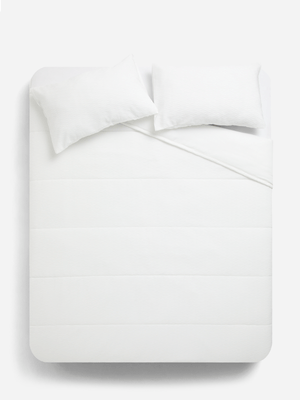 Jet Home White Heather Tufted Comforter