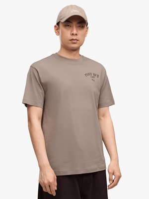 Puma Men's Graphic Puma Cafe Relaxed Mouse Gray T-shirt
